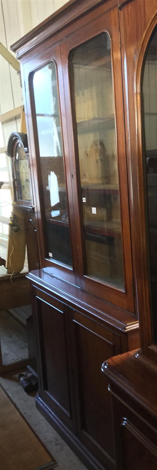 Victorian mahogany bookcase(-)